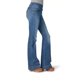 Wrangler Women's Retro Pull On Trouser Flare Jeans